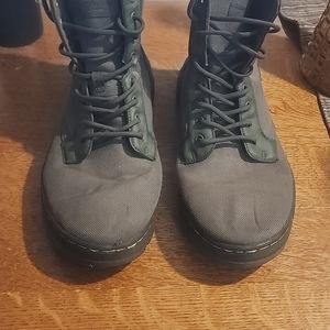 Dr. Marten's combs size 11